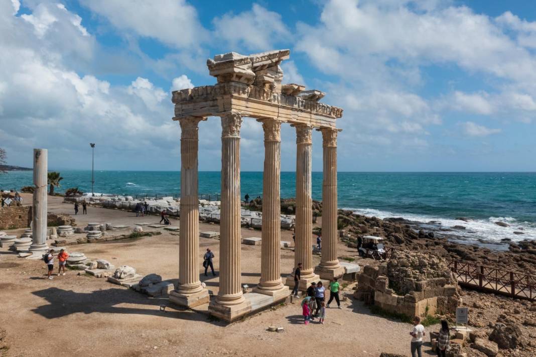 Antalya’da Temmuz rekoru kırıldı: Bir günde 102 bini aşkın yabancı ziyaretçi geldi 3